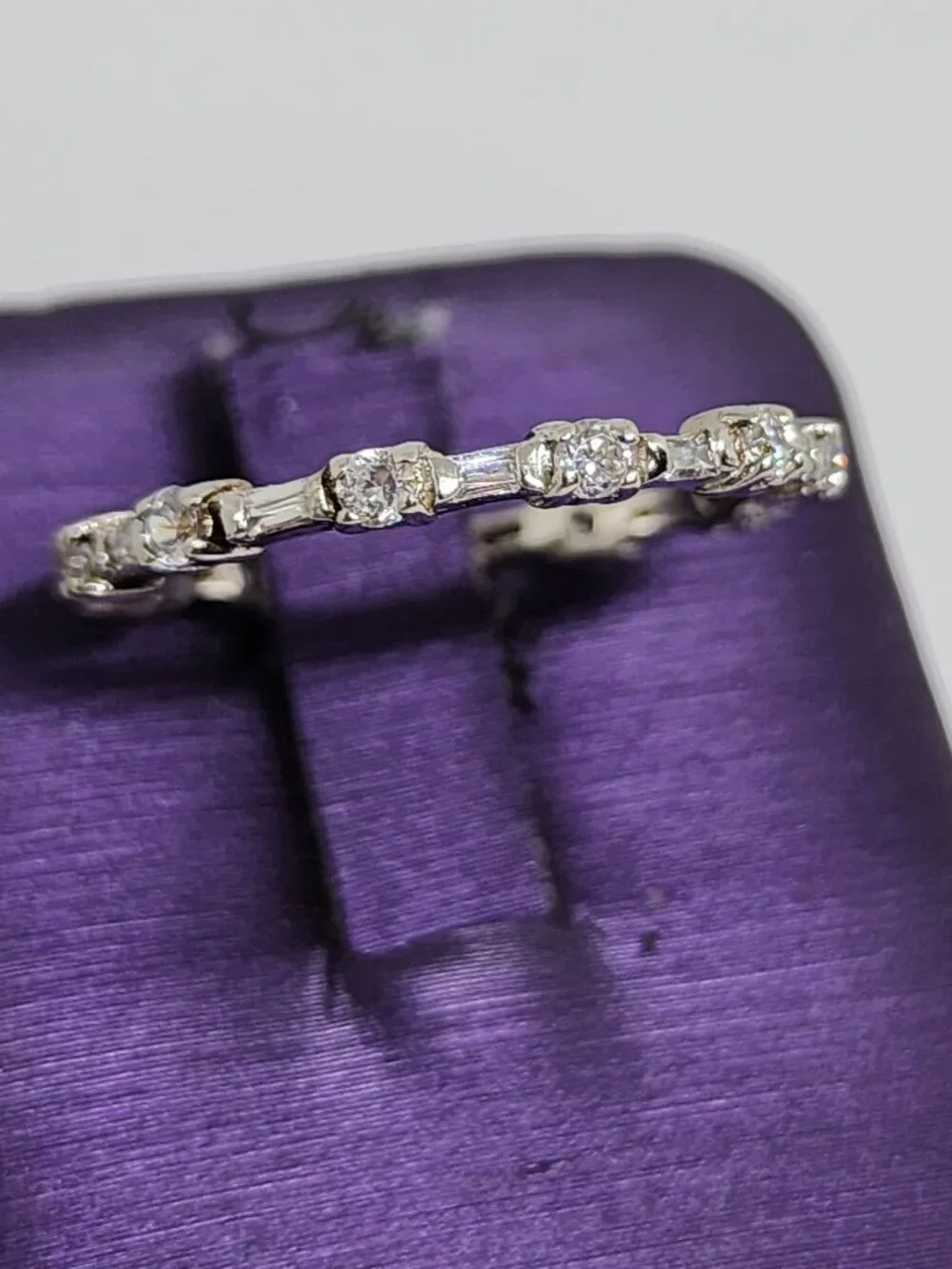 Round and Baguette Prong Set Stones Narrow Band Sterling Silver Ring SZ 7